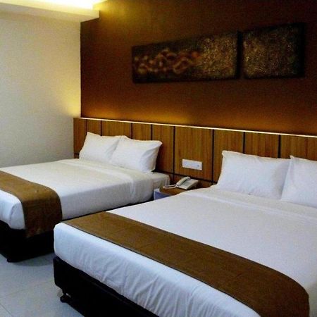 Gm Holiday Hotel Permai Jaya Kampong Tebing Rabak Exterior photo